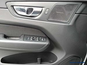 Volvo  D4 Geartronic Momentum Pro